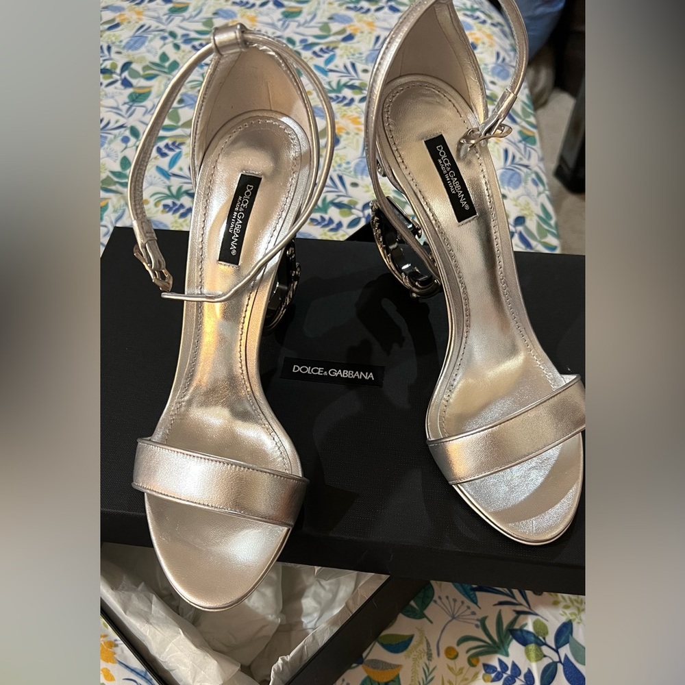 Dolce&Gabbana logo embellished shoe size 40